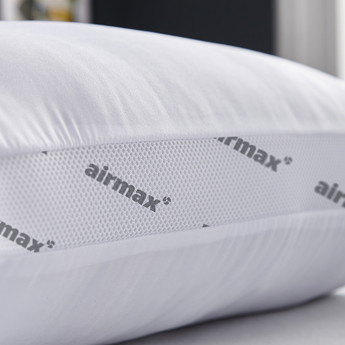 Airmax super support pillow pair close up image 4