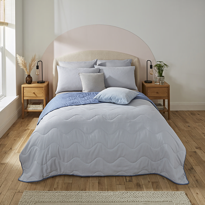 Silentnight Summer Breeze Seersucker Coverless Duvet 2.5 Tog Blue Light Grey