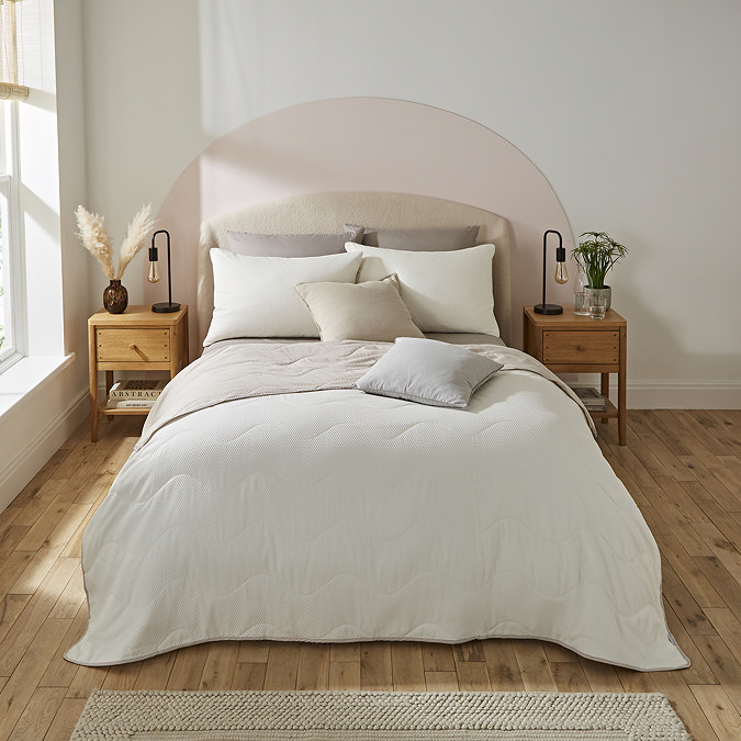 Silentnight Summer Breeze Seersucker Coverless Duvet 2.5 Tog