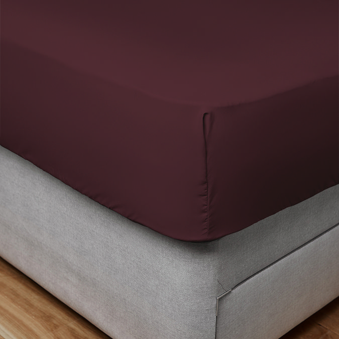 Supersoft Fitted Sheet in berry close up on bed image 3
