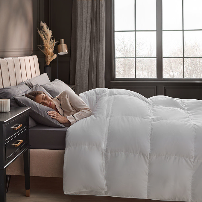 Hungarian Goose feather and down duvet image 2