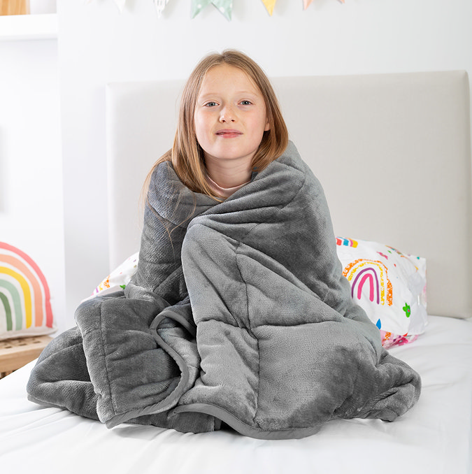 kids weighted blanket lifestyle image v4