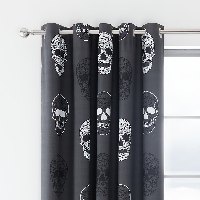 Skulls curtains
