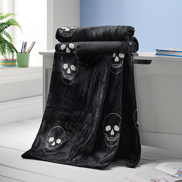 skulls throw image
