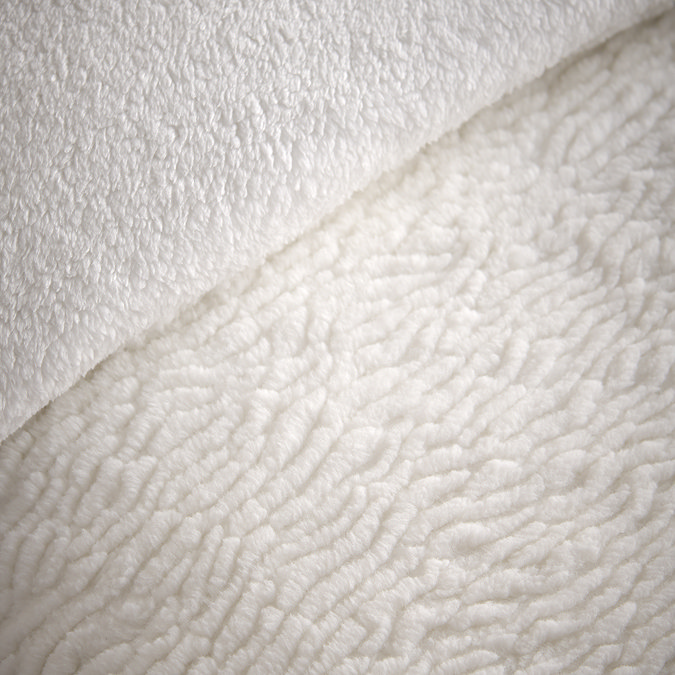 Textured Wave Faux Fur Duvet Set image
