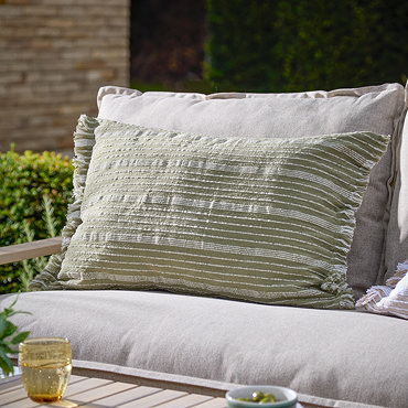 Tide Outdoor cushion in moss product image  2