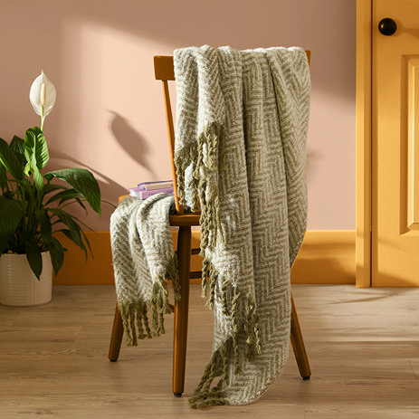Tweedie green throw image