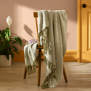 Tweedie green throw image