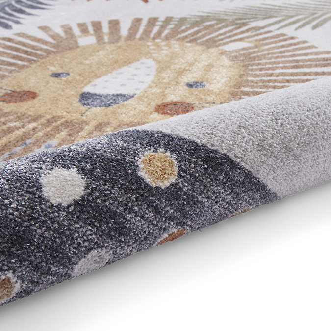 Kids lion rug close up image  7