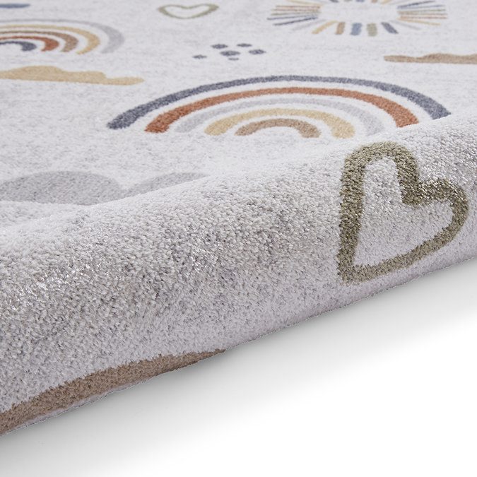 Vida Kids rainbow sun rug close up image  8