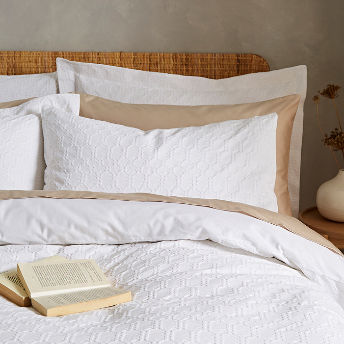 Waffle Circle Duvet Cover Set - White carousel image