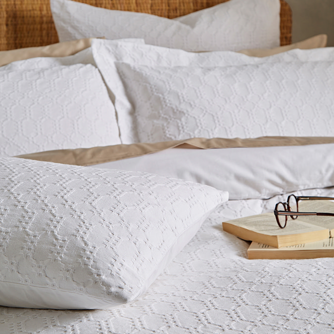 Waffle Circle Duvet Cover Set - White carousel image