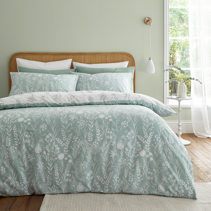 Wild Flowers Duvet cover set in green image 2