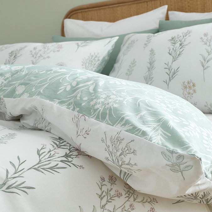 Wild Flowers Duvet cover set in green image 4