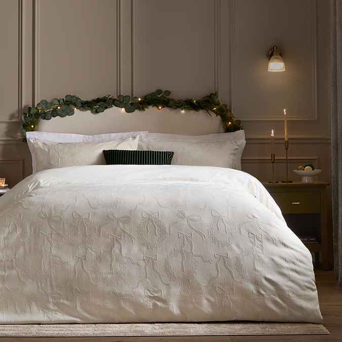 Winter Wreath Jacquard Duvet Cover Set