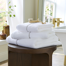 Zero Twist Luxury Soft Satin Stitch Towel - White main image