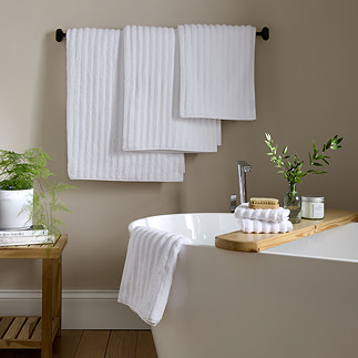 Zero Twist in white towel bundle images