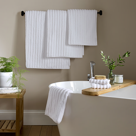 Zero Twist in white towel bundle images